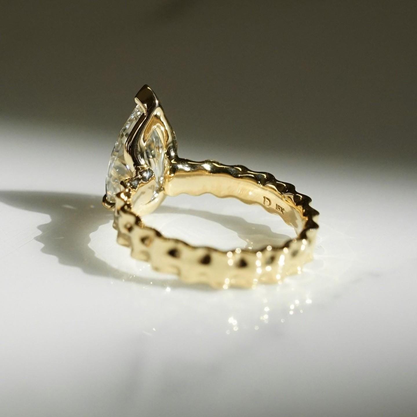 2 Carat Pear Wave Band Lab Grown Diamond Ring | IGI Certified D-E VS1-VVS2 | 14K / 18K Solid Gold | 2 to 3 Carat