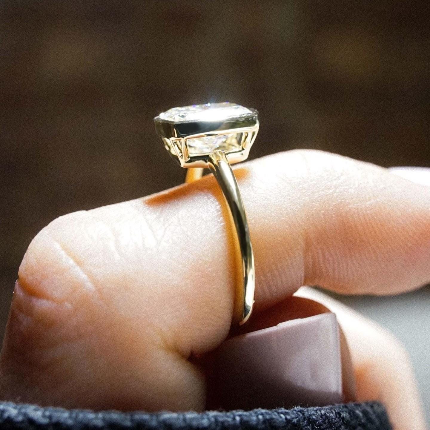 2 Carat Elongated Cushion Bezel Setting Lab Grown Diamond ring  | IGI Certified D-E VS1-VVS2 | 14K / 18K Solid Gold | 2 to 5 Carat