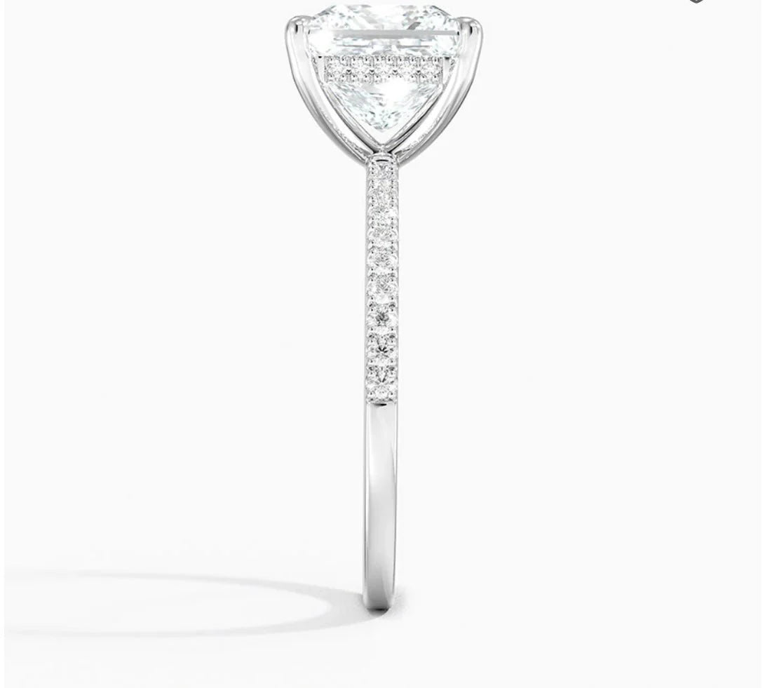 IGI Certified 2CT D VVS2 Lab Grown Diamond Princess Cut Solitaire Ring with Side Stones